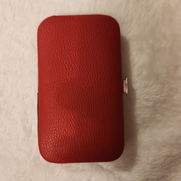 Manicure Tool Set In Case - Picture 2 of 5